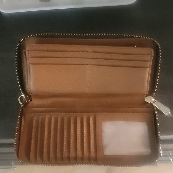 Wallet - Picture 2 of 3